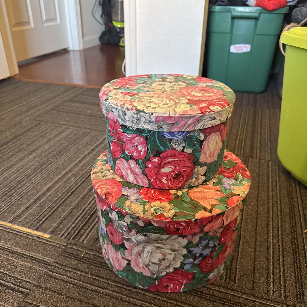 1995 Cloth Floral Round Storage Bin/Hat Box